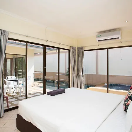 Avoca Pool Villas Pattaya Room photo