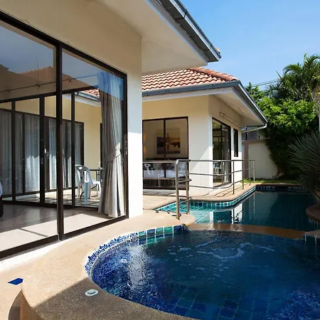 Avoca Pool Villas Pattaya Room photo
