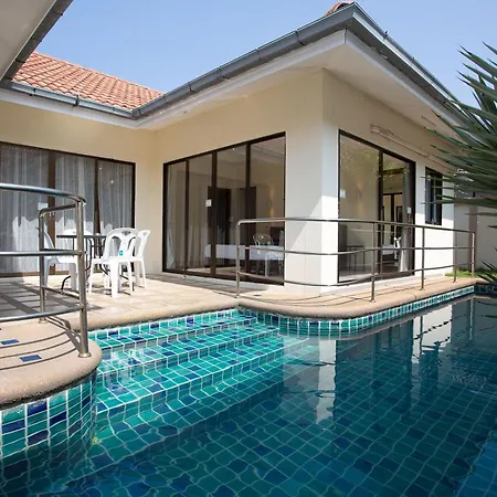 Avoca Pool Villas Pattaya Room photo