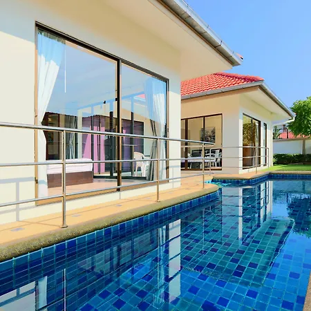 Avoca Pool Villas Pattaya Exterior photo